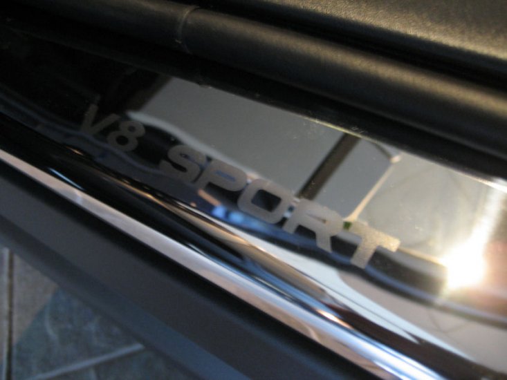 Range Rover Sport Inner Sill Step Covers 'V8 SPORT' Logo - Click Image to Close