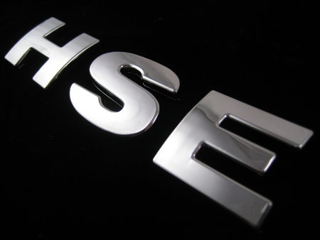 Landrover Discovery 3 & 4 "HSE" Chrome Lettering - Click Image to Close