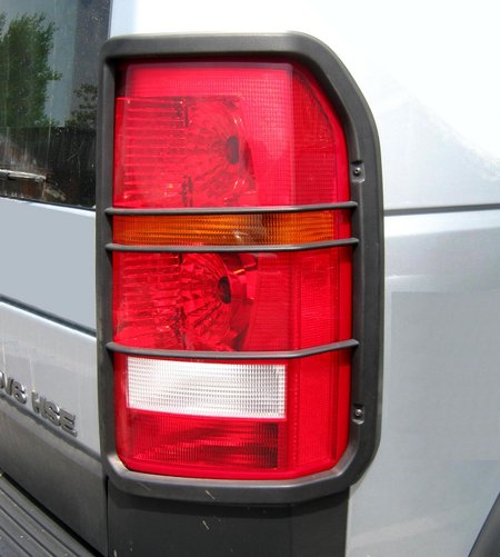 Rear Light Guards for Landrover Discovery 3 / 4 - Click Image to Close