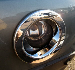 Range Rover Sport Chrome Fog Lamp Surrounds (Chrome Plastic Cove - Click Image to Close