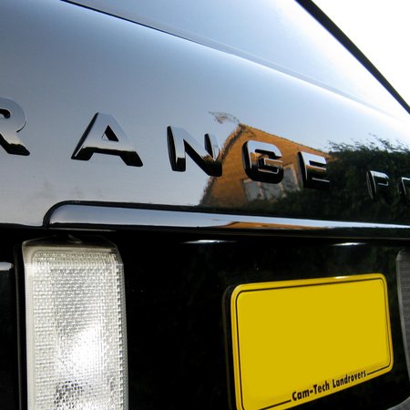 Range Rover L322 Rear Tailgate Trim Strip - Gloss black - Click Image to Close