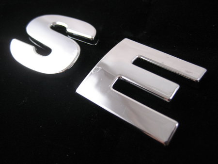 Landrover Discovery 3 & 4 - "SE" Chrome lettering - Click Image to Close